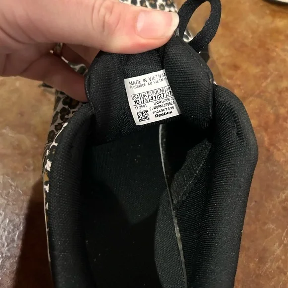 Reebok classic leopard print sneakers women’s Sz 10​​ - Picture 4 of 5